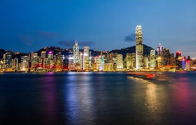 澳门夜色中的马之谜，文化与现代交融的独特魅力