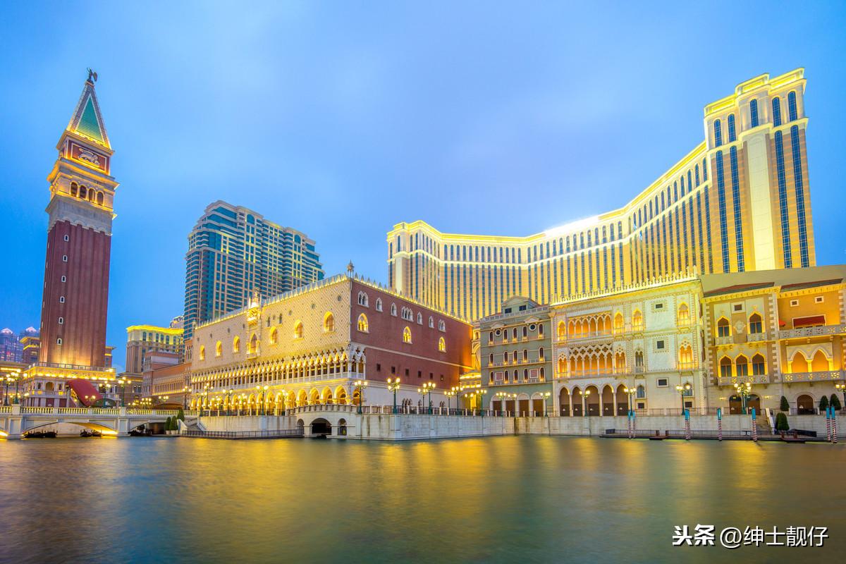 澳门，东西方文化交汇的璀璨明珠