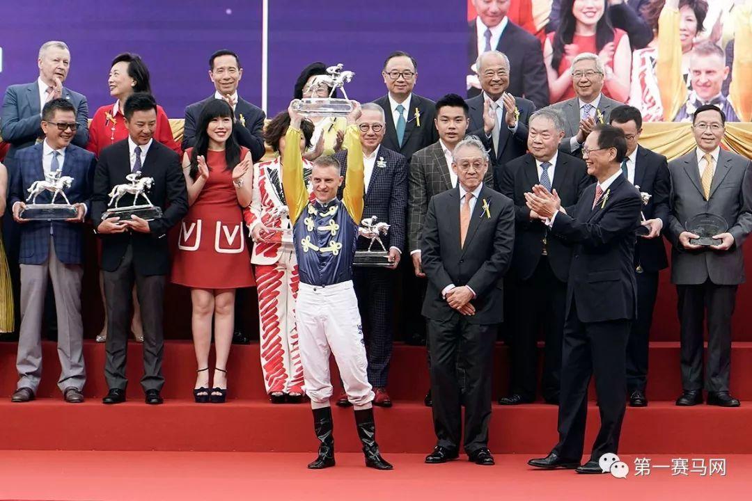 探索香港正版马会精选资料大全，揭秘赛果预测与投注策略